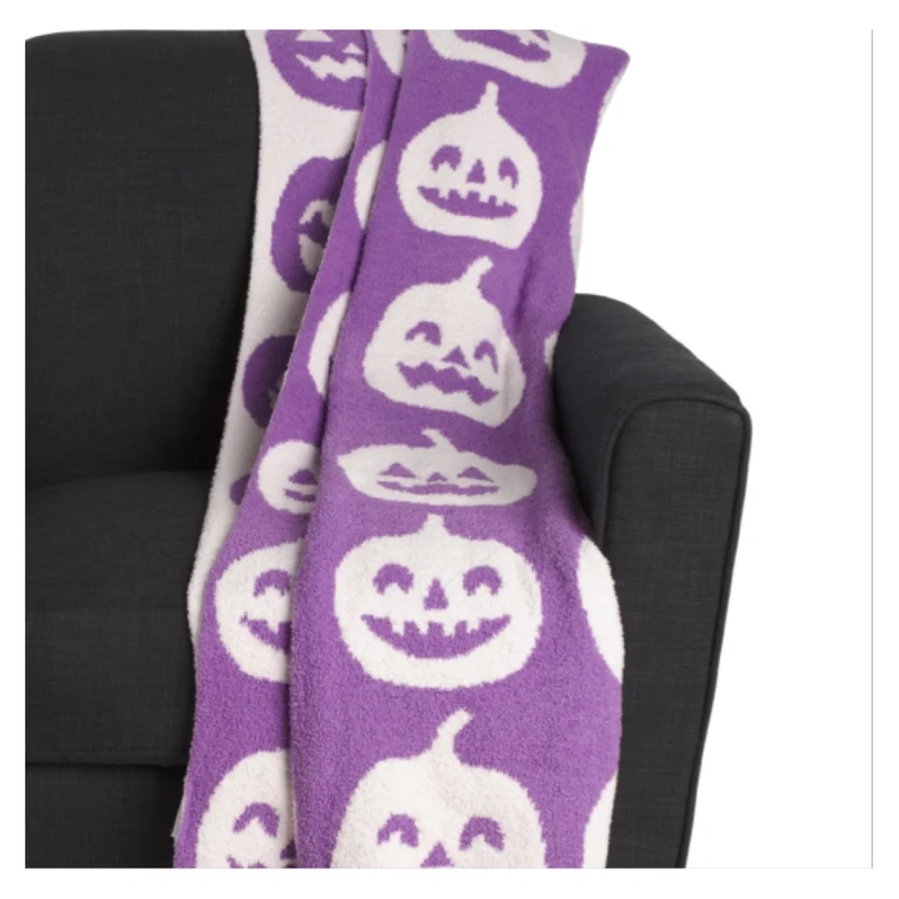 Norogratz Halloween Blanket throw! Norogratz, Pumpkins. Purple/ white reversible